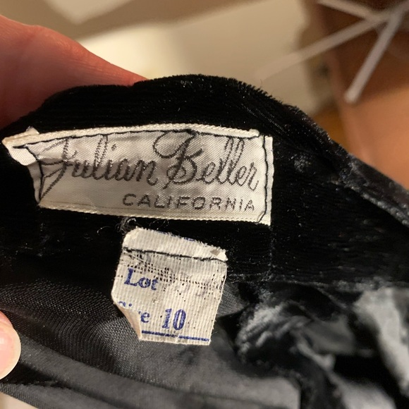 Luxurious Vintage Black Velvet Circle Skirt “Julian Keller” of California - Picture 3 of 4